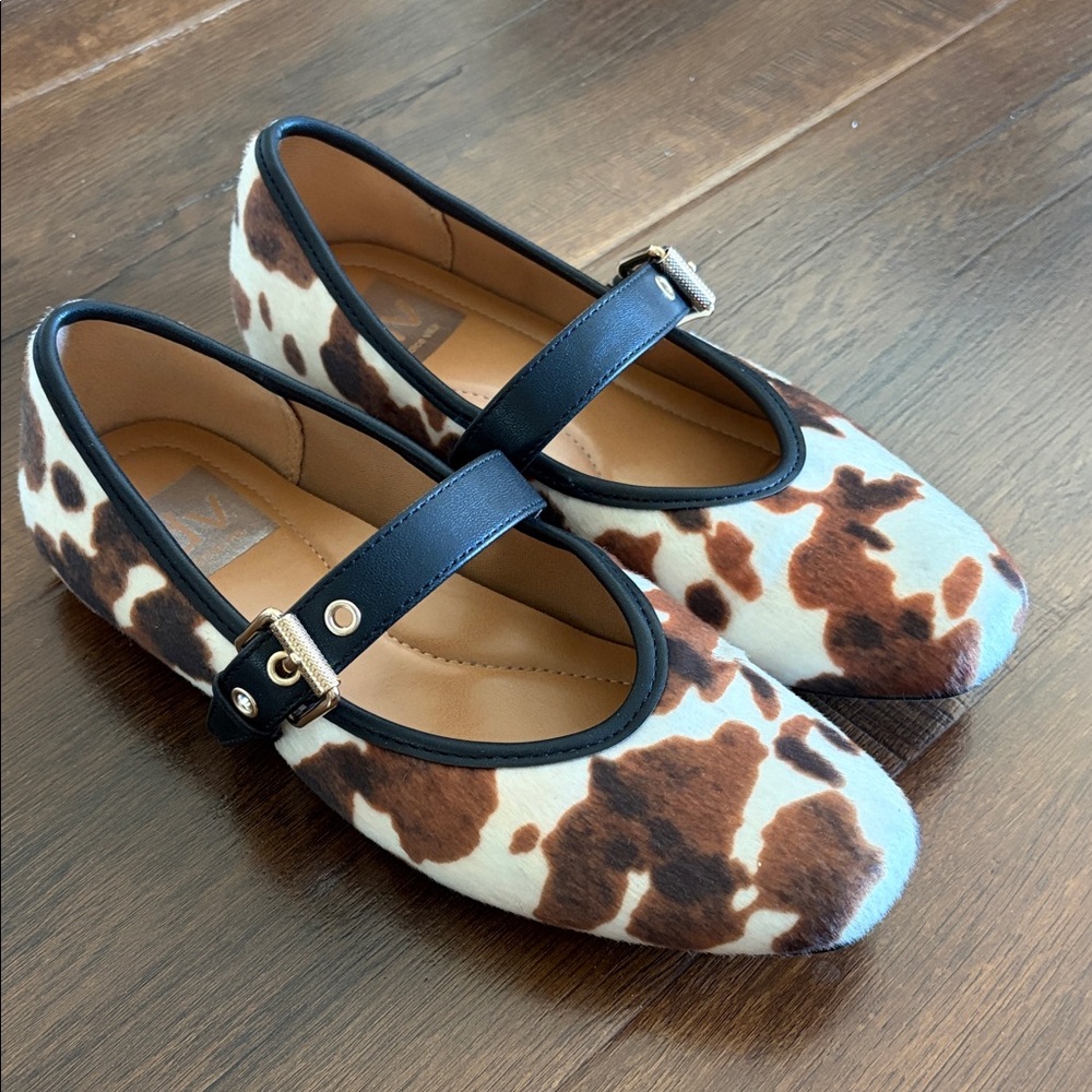 DV by Dolce Vita Cow Print Maryjane Flats 🖤🤎